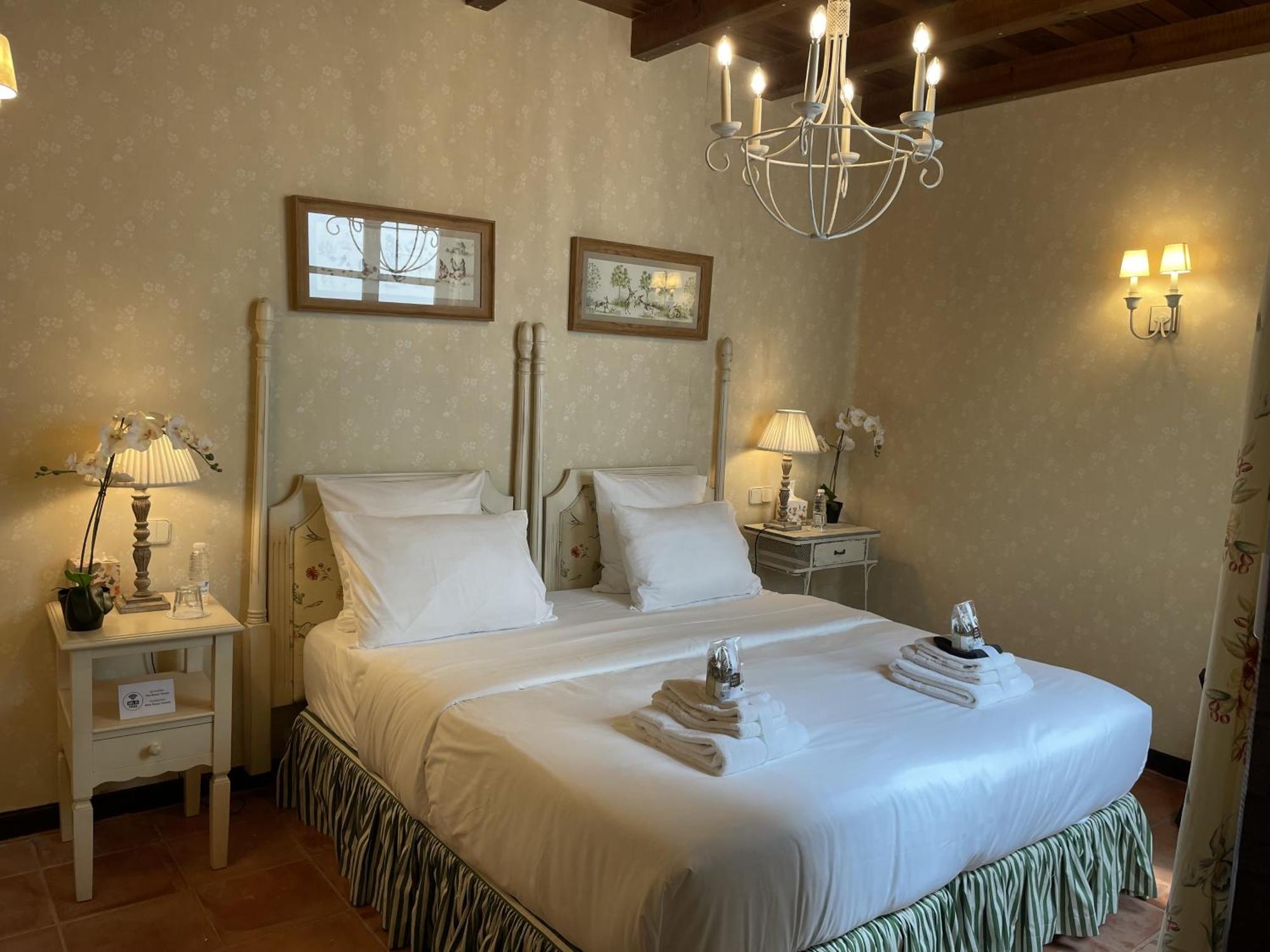 The Manor House Guest House Laguardia Exterior photo